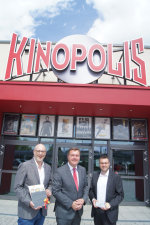 Der neue Betriebsleiter des Kinopolis, Albert Gollas, OB Claus Kaminsky und Torsten Schwab Der neue Betriebsleiter des Kinopolis, Albert Gollas, OB Claus Kaminsky und Torsten Schwab