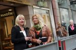 Sandra Kraft im Gespräch mit Frau Ursula Spiwok-Reichert (Filialeitung Christ) Sandra Kraft im Gespräch mit Frau Ursula Spiwok-Reichert (Filialeitung Christ)